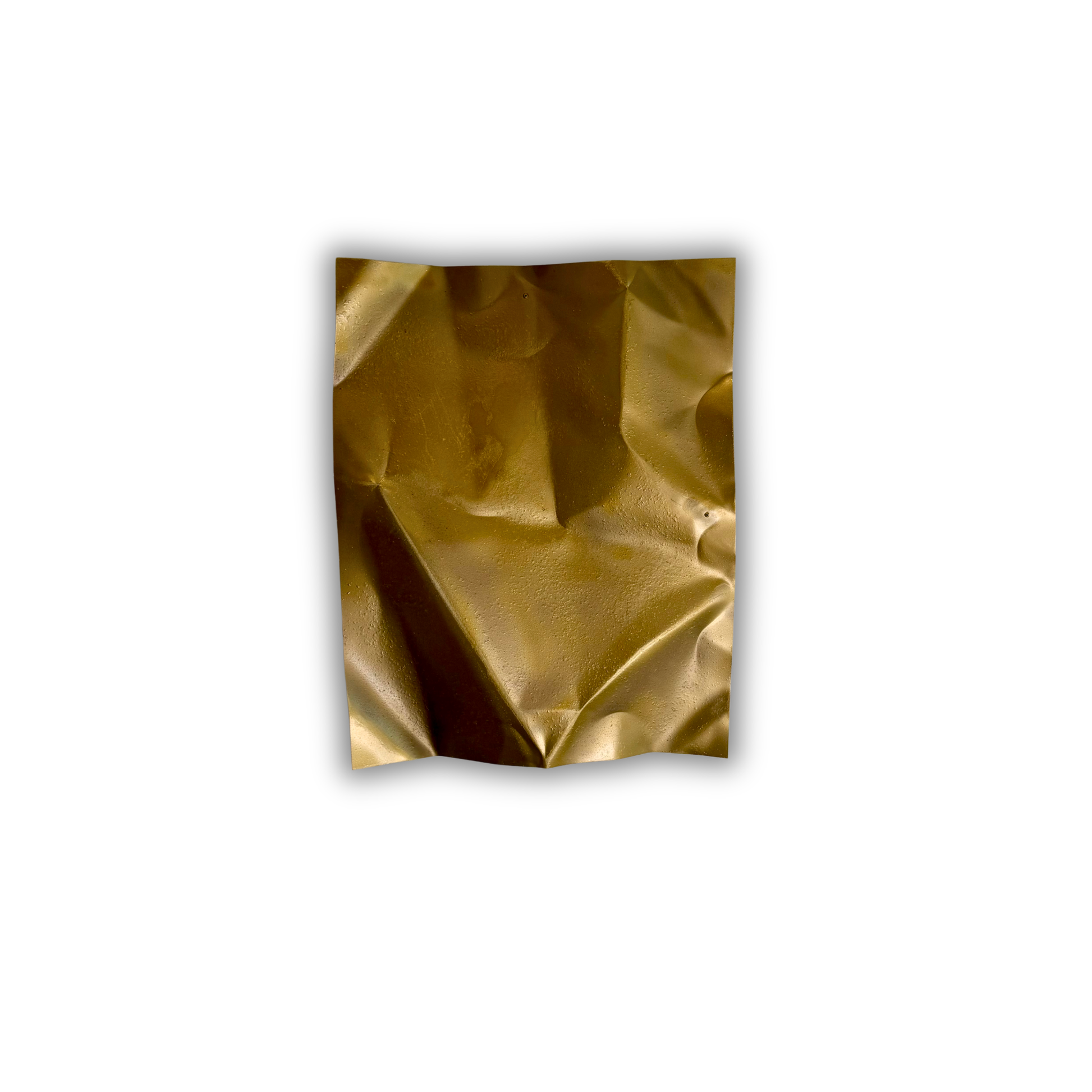 Ballader – Golden Mist No. 01. Håndlavet vægværk i aluminium med varme gyldne nuancer og skulpturelle folder. Værket måler 50 × 40 cm og kan hænges både lodret og vandret.