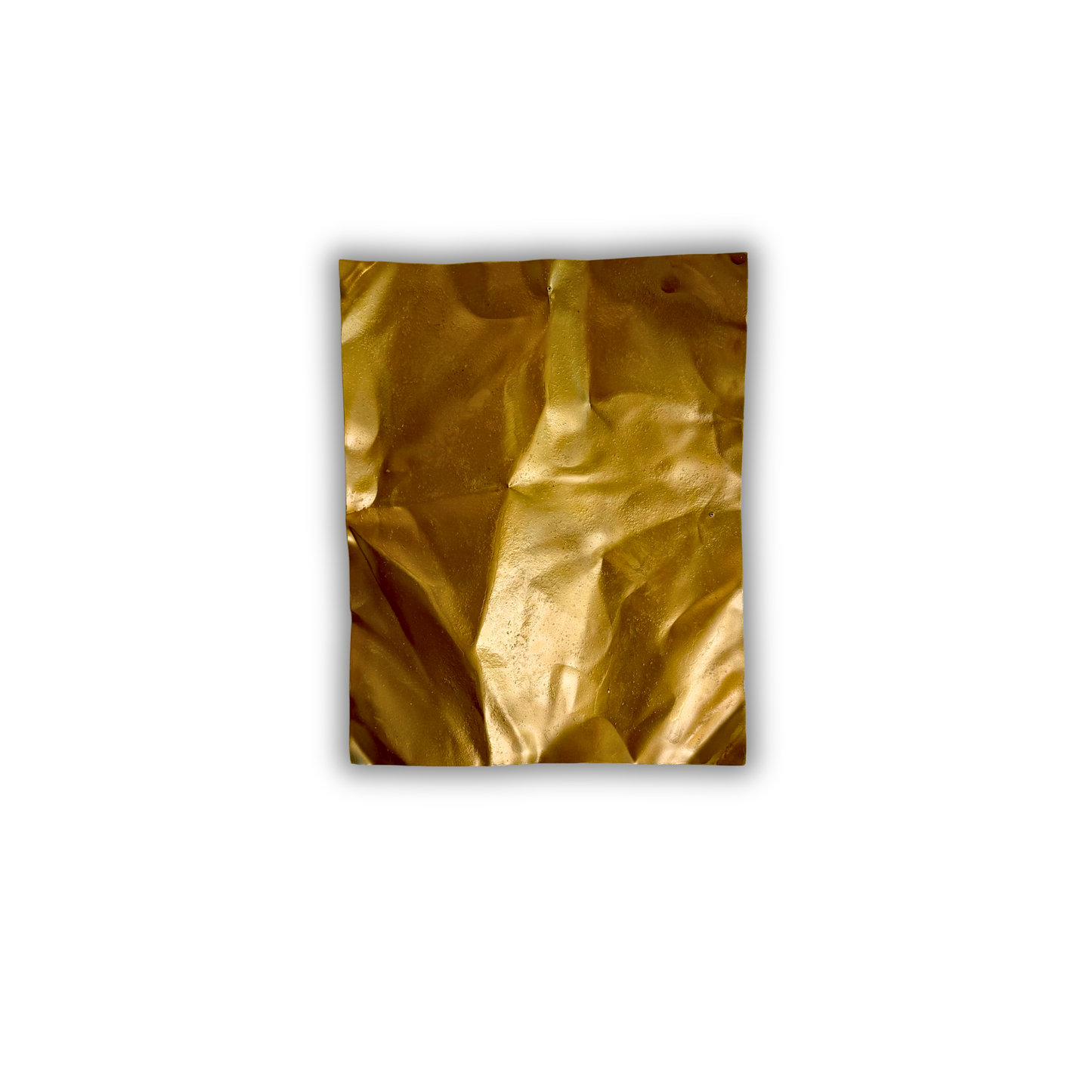 Ballader – Golden Mist No. 02. Håndlavet vægværk i aluminium med varme gyldne nuancer og en skulpturel, håndformet overflade. Værket måler 50 × 40 cm og kan hænges både lodret og vandret.