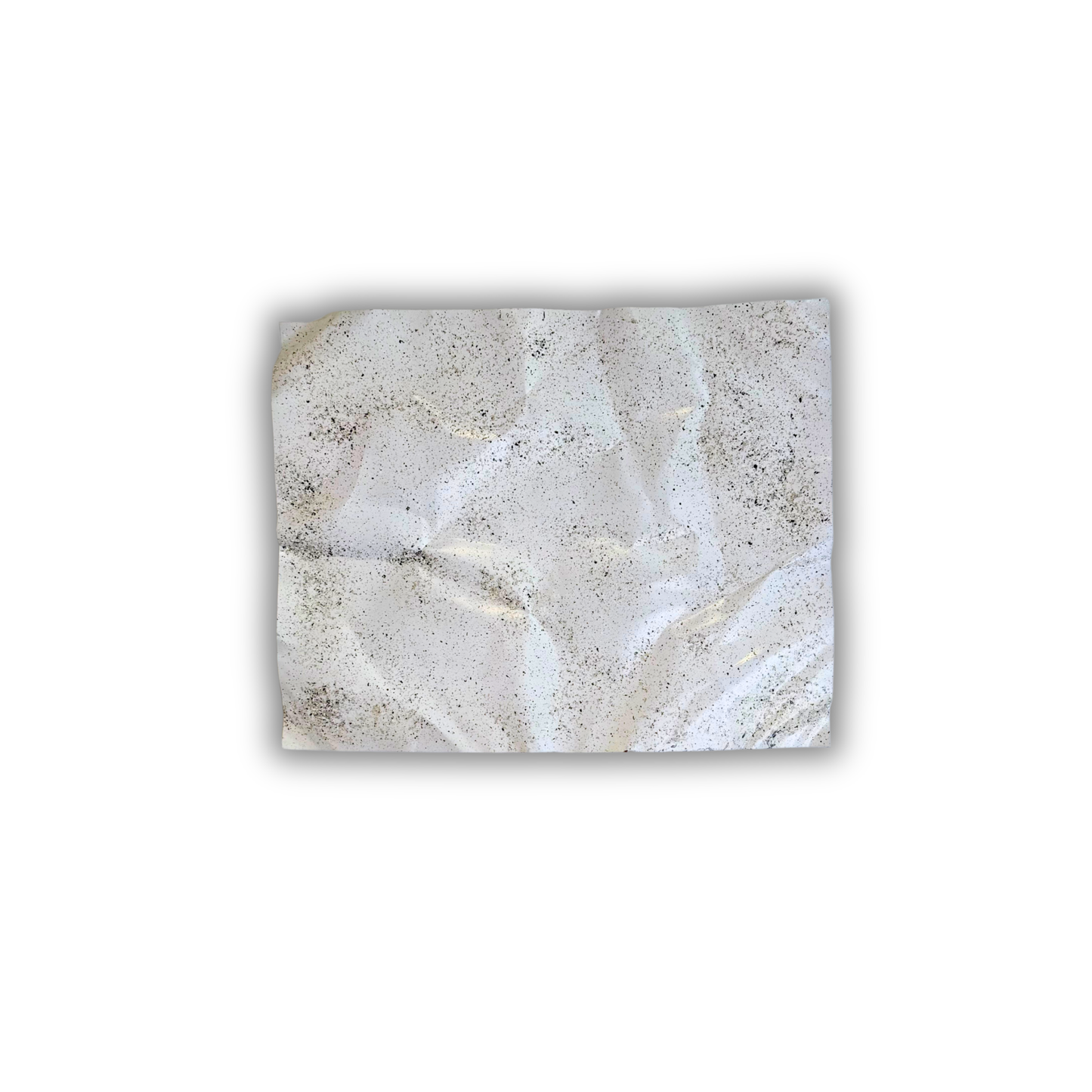 Ballader – Granite No. 02 vist vandret. Håndformet aluminiumsværk med en lys granitgrå finish og et levende samspil mellem struktur, lys og skygger.