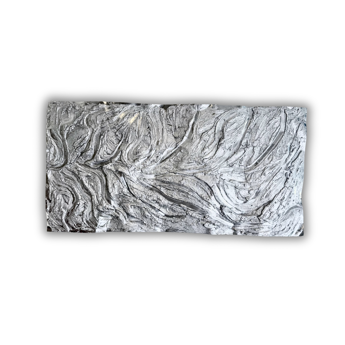 Nærbillede af Canyon – Rift No. 01, der viser den håndformede aluminiumsoverflade med markant tekstur og organiske, kløftlignende strukturer.