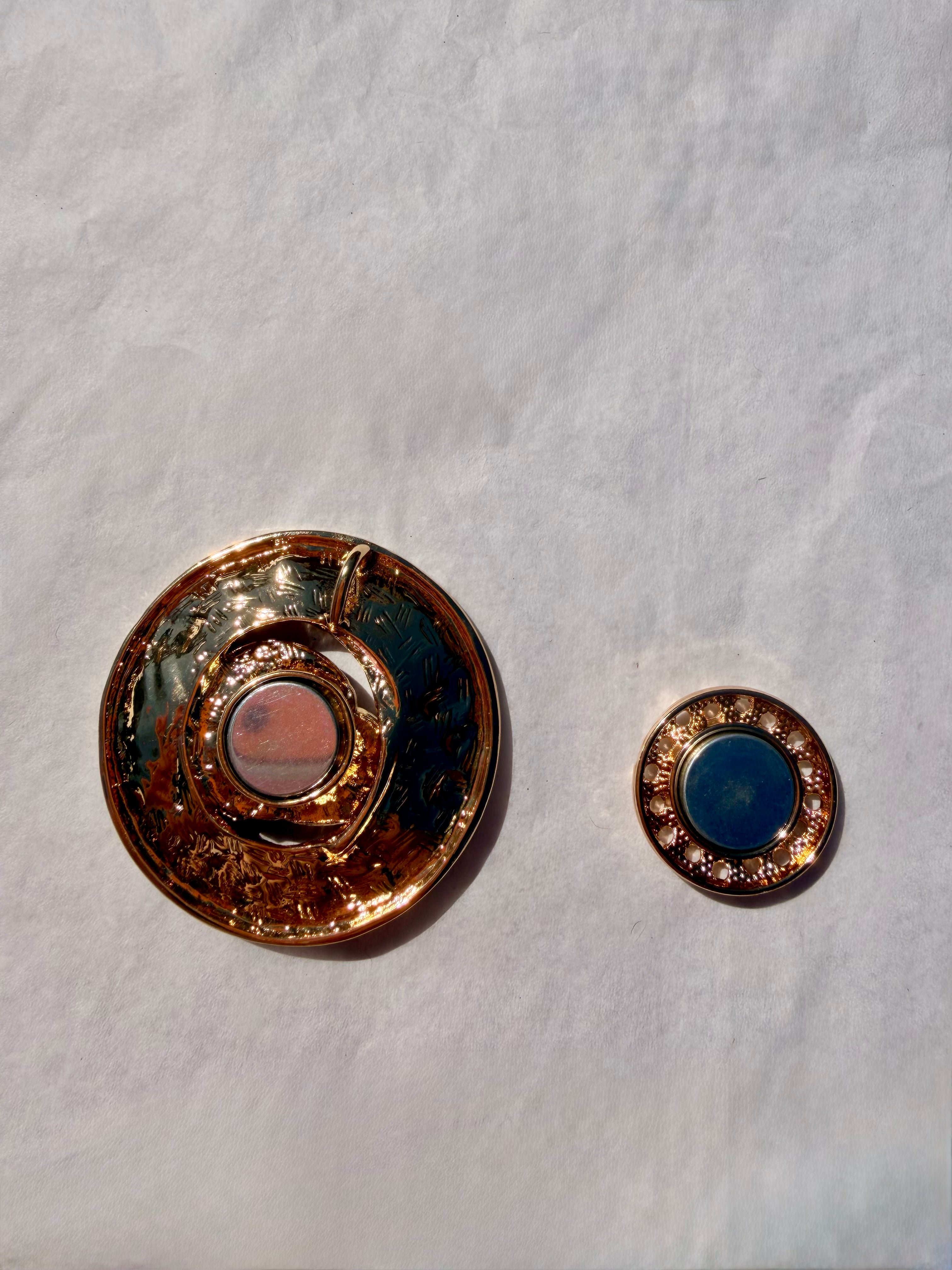 Magnetlukning til broche uden nål og huller i tøjet